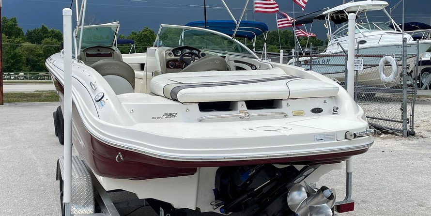 Sea Ray 220