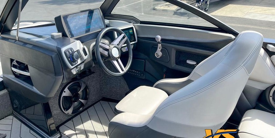 Malibu Wakesetter 25 LSV