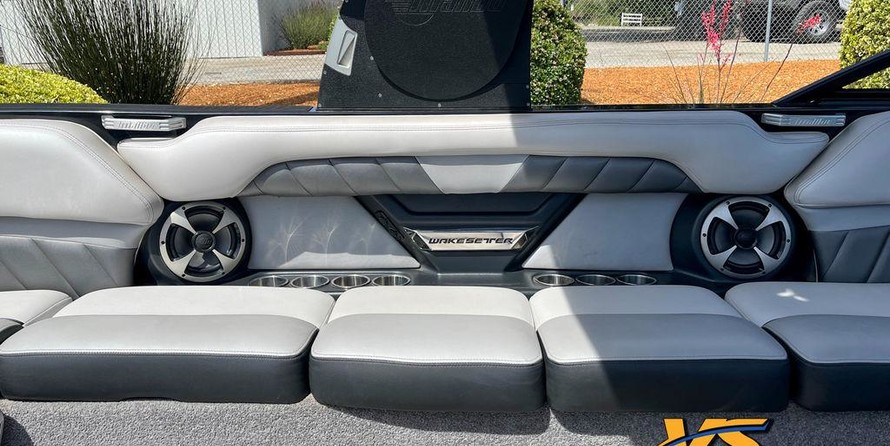 Malibu Wakesetter 25 LSV