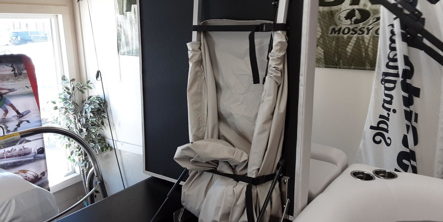 Lowe Retreat 230 RFL