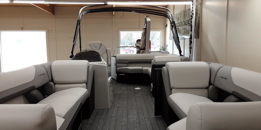 Lowe Retreat 230 RFL