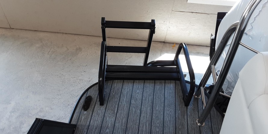 Lowe Retreat 230 RFL