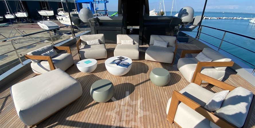 Arcadia Yachts Sherpa 80 XL