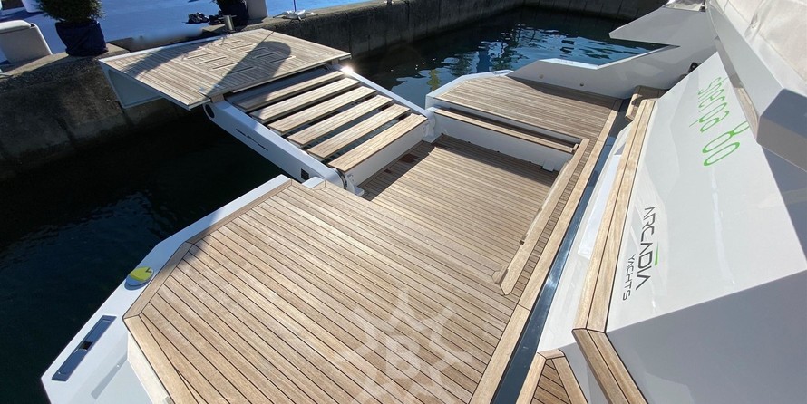 Arcadia Yachts Sherpa 80 XL