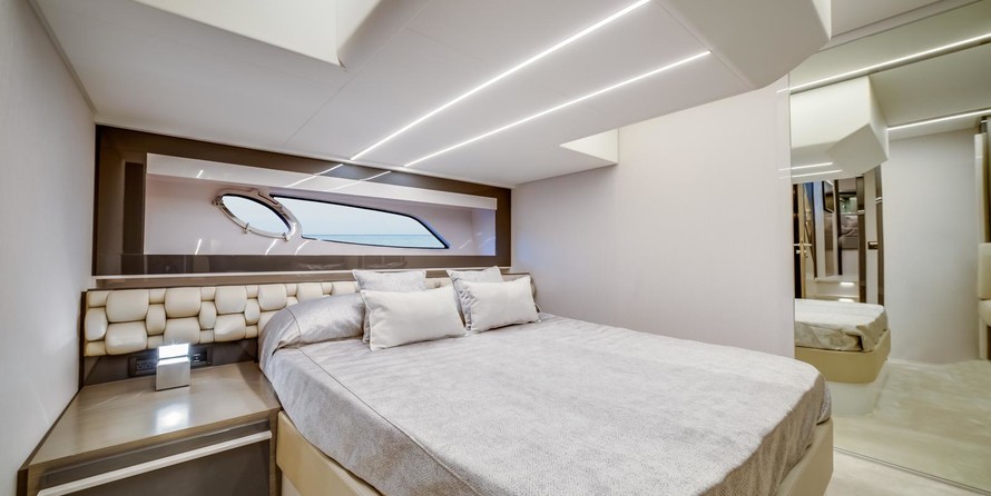 Pershing 5X