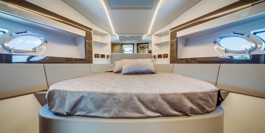 Pershing 5X