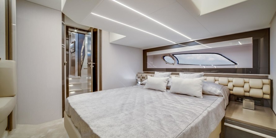 Pershing 5X