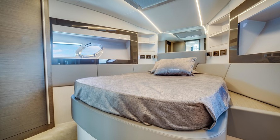 Pershing 5X