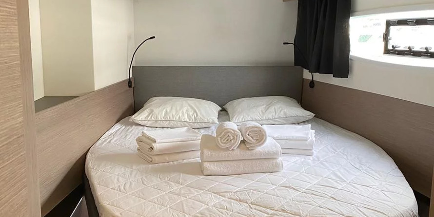 Fountaine Pajot Astréa 42