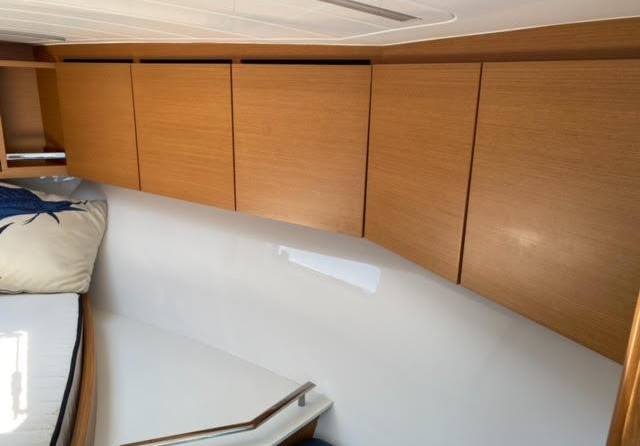 Bertram Flybridge Cruiser