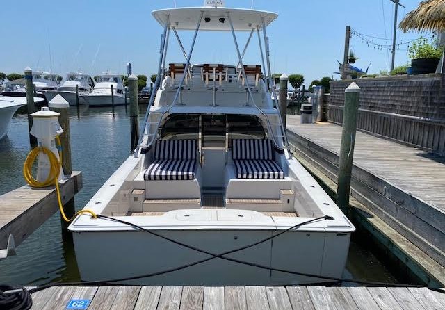 Bertram Flybridge Cruiser