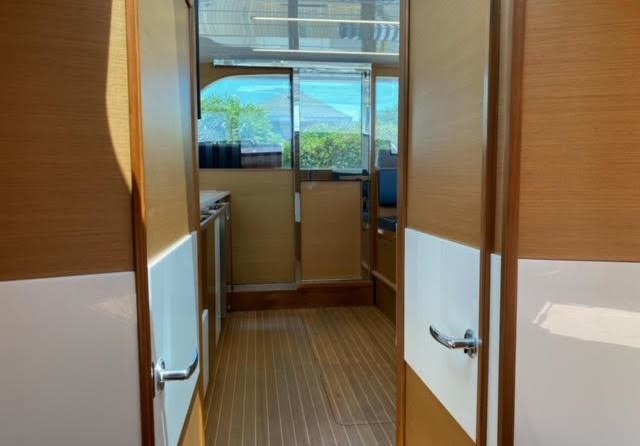 Bertram Flybridge Cruiser