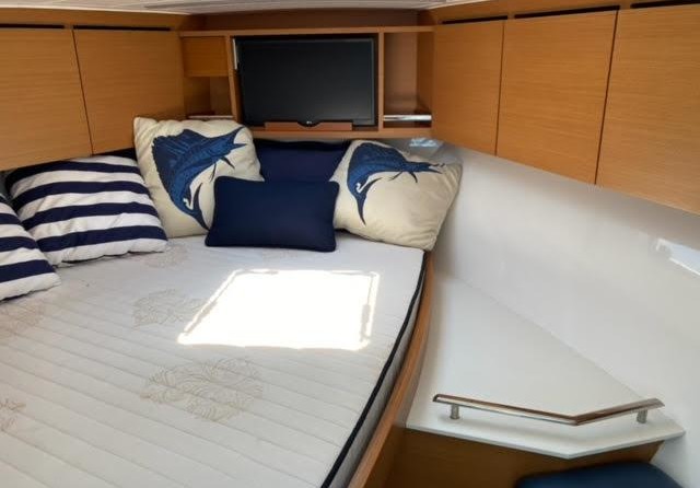 Bertram Flybridge Cruiser