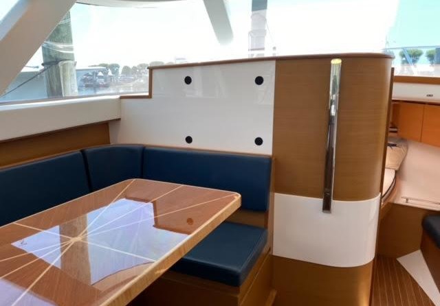 Bertram Flybridge Cruiser