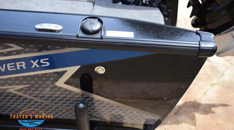 Lund Boats 1875 Crossover XS