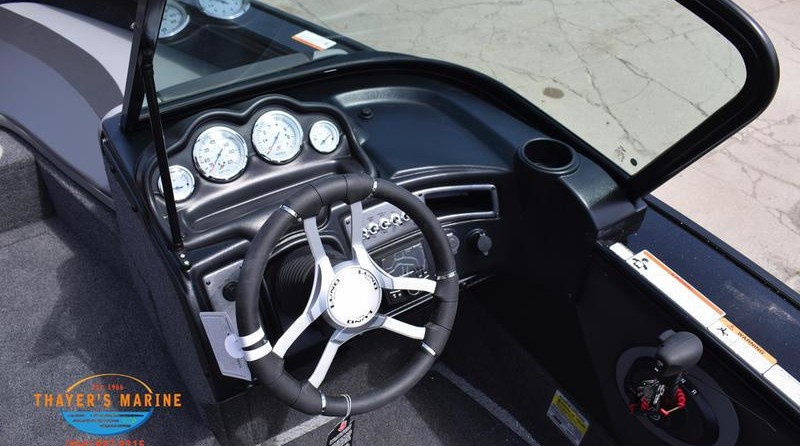 Lund Boats 1875 Crossover XS