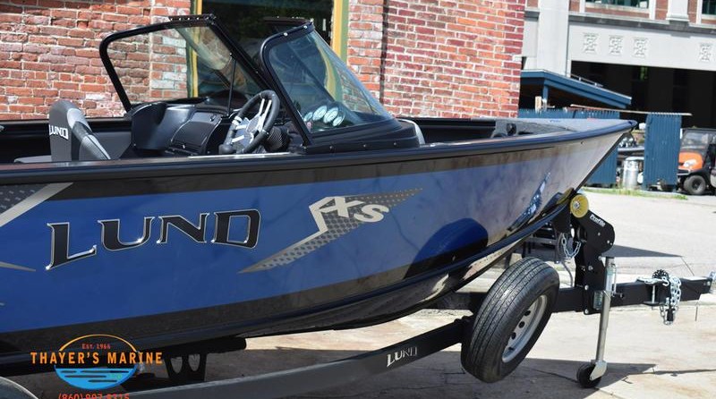 Lund Boats 1875 Crossover XS