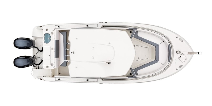 Robalo R242 Center Console