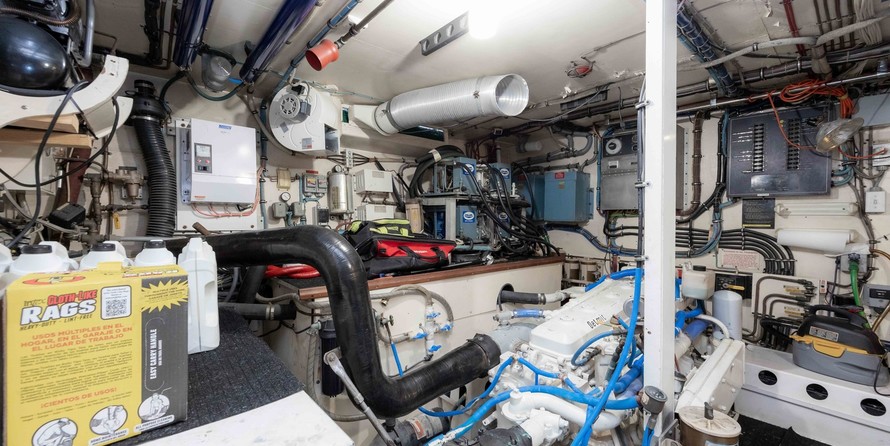 Marine trader 44 long range cruiser