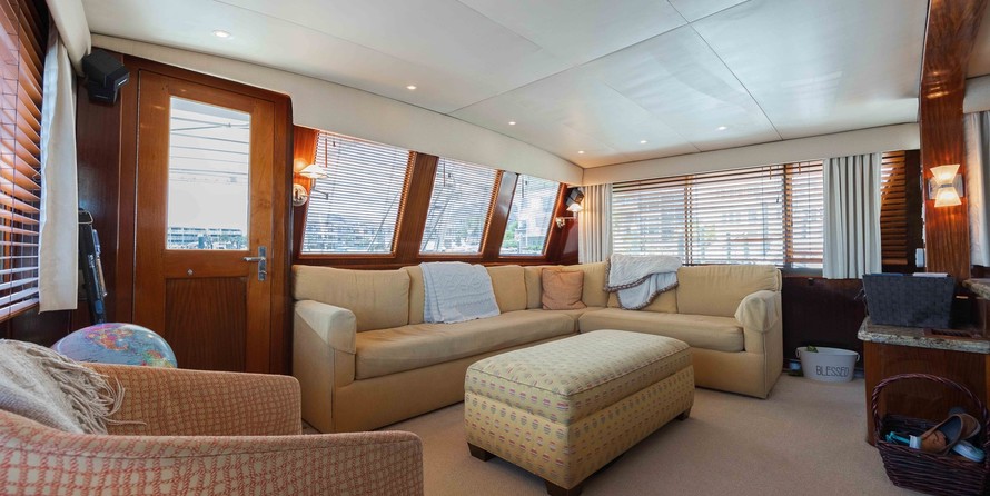 Marine trader 44 long range cruiser