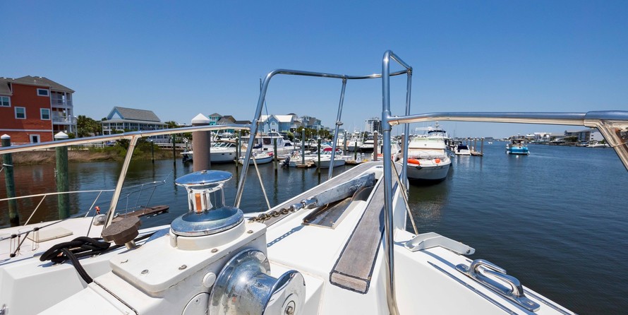 Marine trader 44 long range cruiser