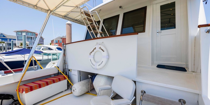 Marine trader 44 long range cruiser