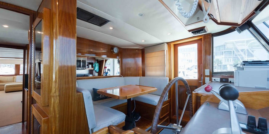 Marine trader 44 long range cruiser