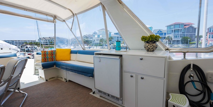 Marine trader 44 long range cruiser