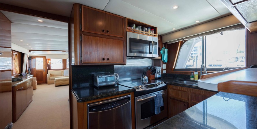 Marine trader 44 long range cruiser