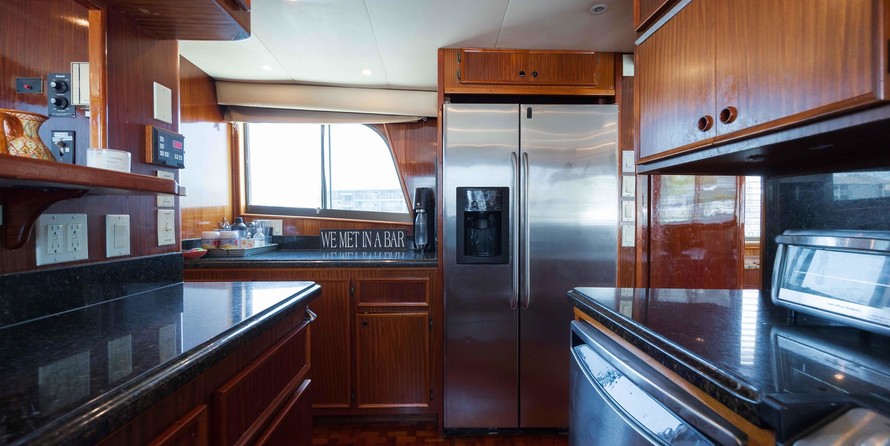 Marine trader 44 long range cruiser