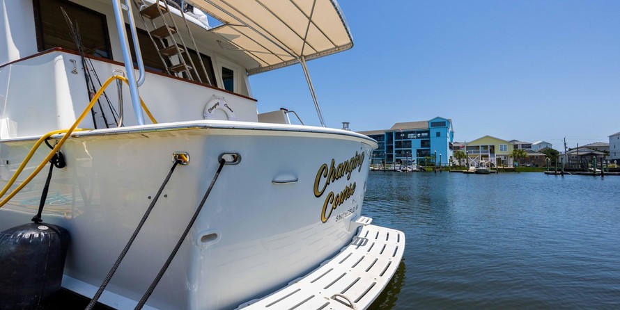 Marine trader 44 long range cruiser