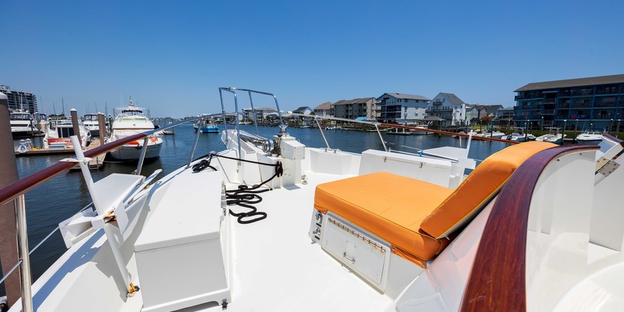 Marine trader 44 long range cruiser