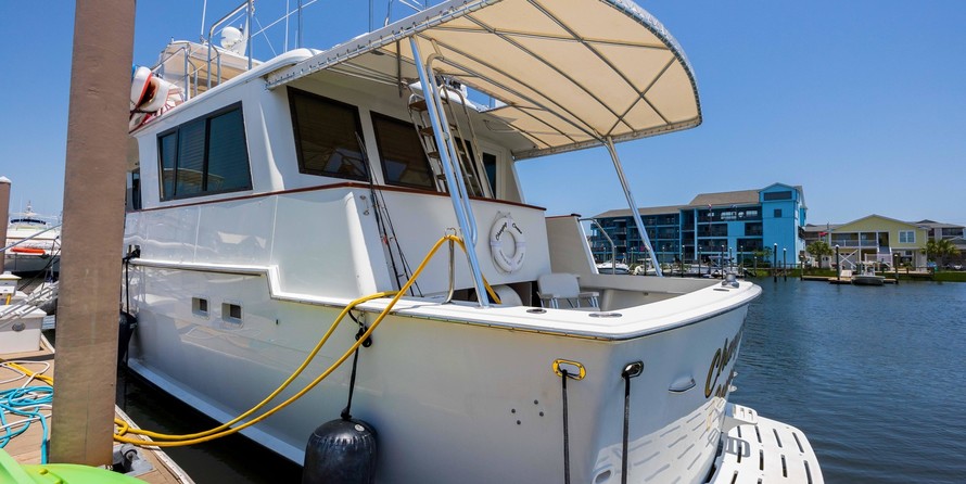 Marine trader 44 long range cruiser