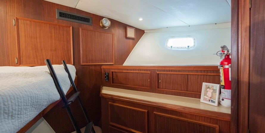 Marine trader 44 long range cruiser