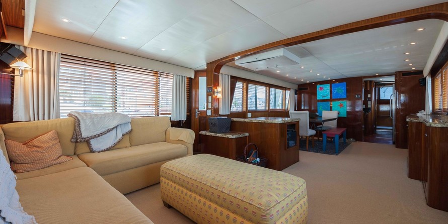 Marine trader 44 long range cruiser