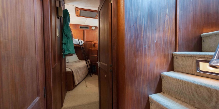 Marine trader 44 long range cruiser