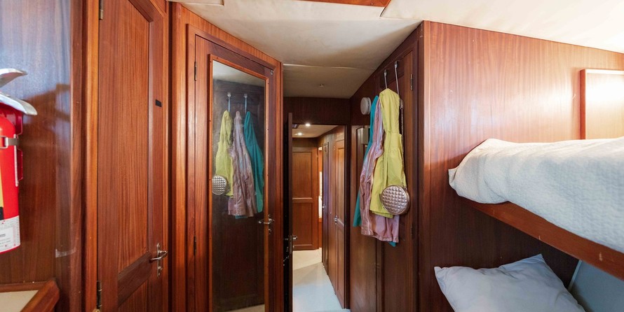 Marine trader 44 long range cruiser