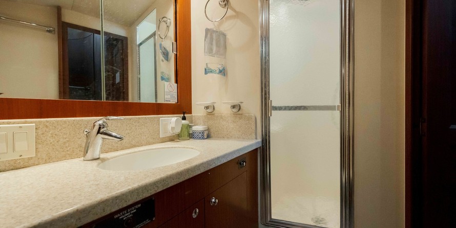 Marine trader 44 long range cruiser