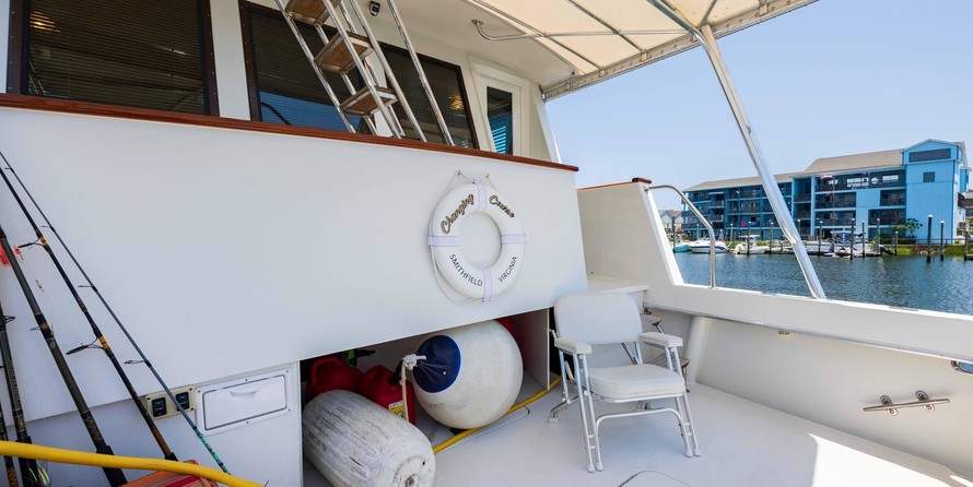 Marine trader 44 long range cruiser