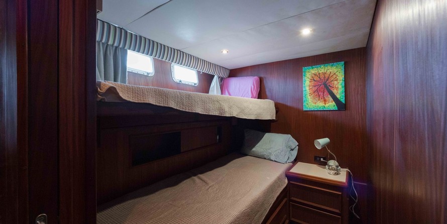 Marine trader 44 long range cruiser