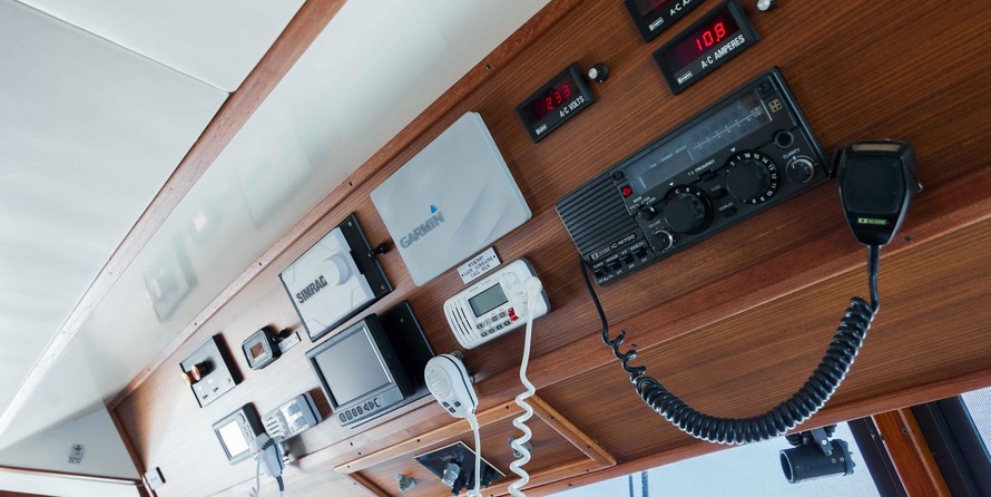 Marine trader 44 long range cruiser