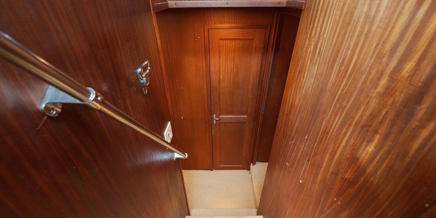 Marine trader 44 long range cruiser