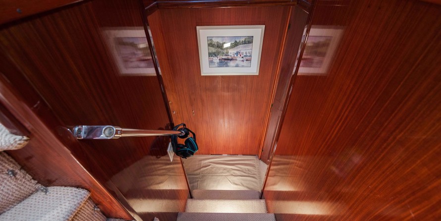 Marine trader 44 long range cruiser