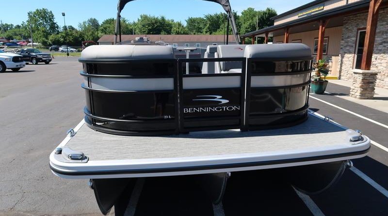 Bennington 23 LSB SPS