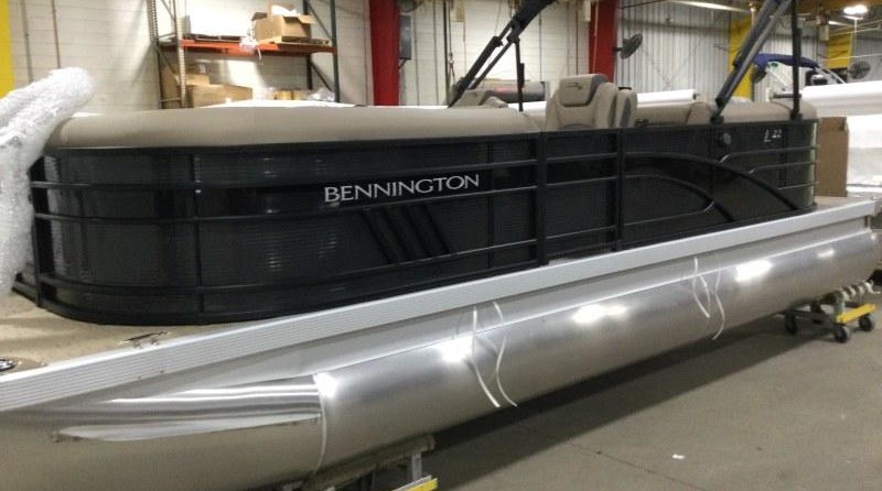 Bennington 22 LSR