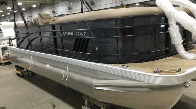 Bennington 22 LSR