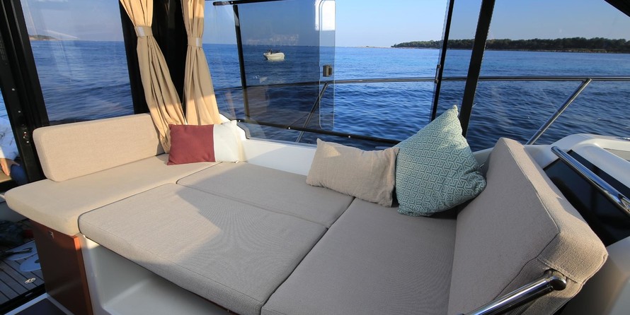 Jeanneau Merry Fisher 895