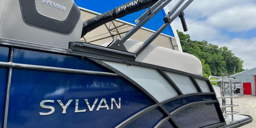 Sylvan L-3 CLZ DH Tritoon - IN STOCK
