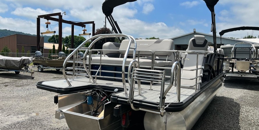 Sylvan L-3 CLZ DH Tritoon - IN STOCK