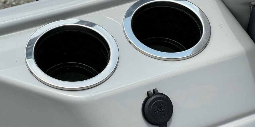 Sylvan L-3 CLZ DH Tritoon - IN STOCK